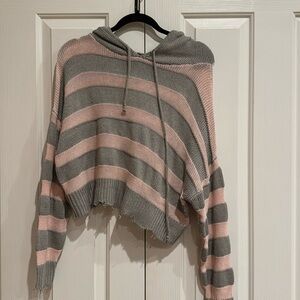 Elon sweater with ragged edges